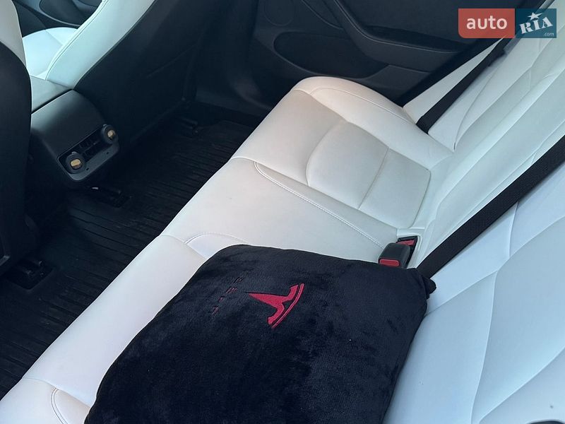 Седан Tesla Model 3 2022 в Львові фото 3 Седан Tesla Model 3 2022 в Львові