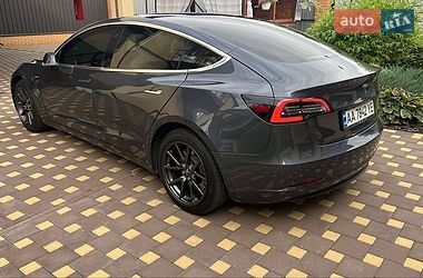 Седан Tesla Model 3 2019 в Киеве