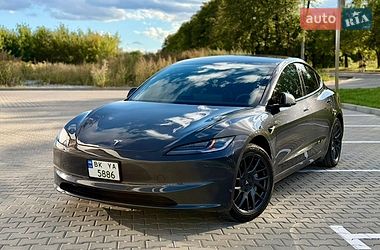 tesla model-3 2024 в Ровно от профессионального продавца Ваня