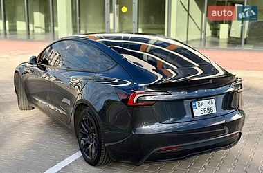 Седан Tesla Model 3 2024 в Рівному