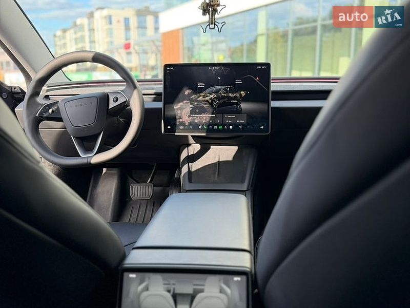 Седан Tesla Model 3 2024 в Рівному
