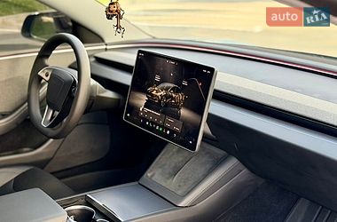 Седан Tesla Model 3 2024 в Рівному