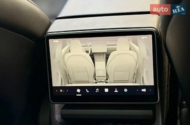 Седан Tesla Model 3 2024 в Рівному