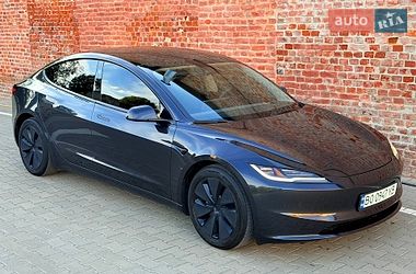 Седан Tesla Model 3 2024 в Тернополі