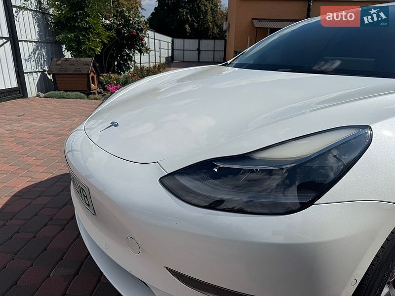 Седан Tesla Model 3 2021 в Миргороді