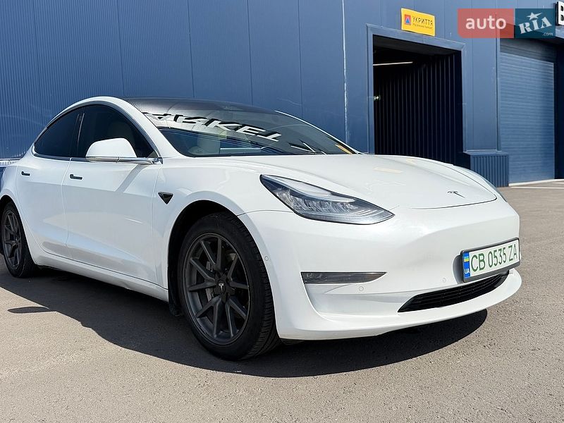 Седан Tesla Model 3 2018 в Киеве