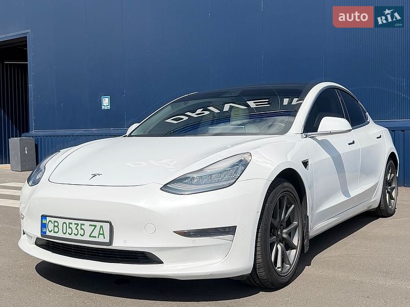 Седан Tesla Model 3 2018 в Киеве