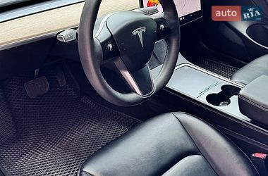 Седан Tesla Model 3 2021 в Кривому Розі