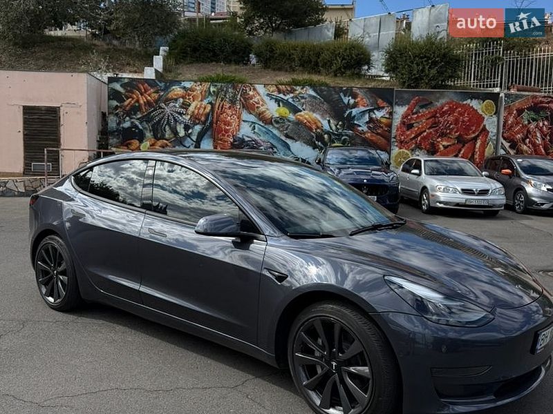 Седан Tesla Model 3 2021 в Одессе