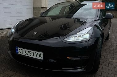 Седан Tesla Model 3 2022 в Надвірній