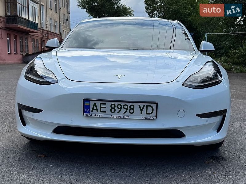 Седан Tesla Model 3 2021 в Кривому Розі