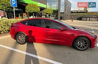 Седан Tesla Model 3 2021 в Киеве