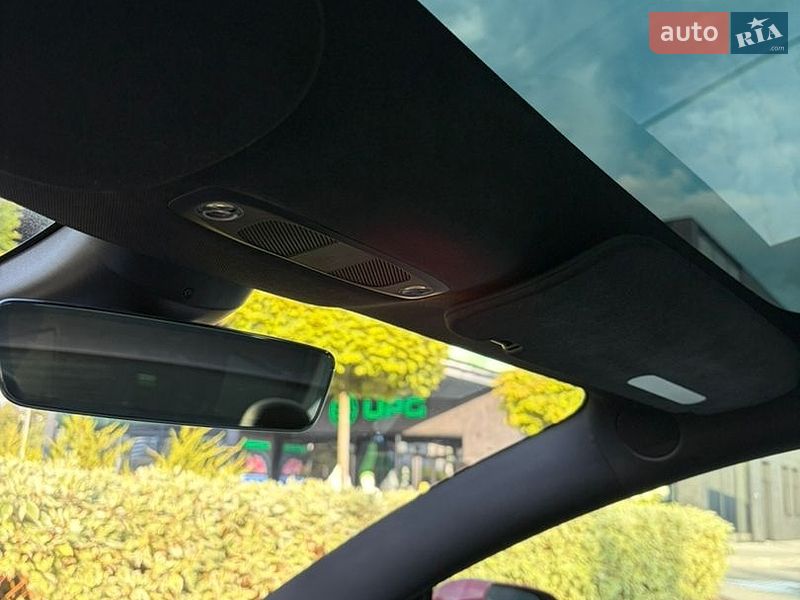 Седан Tesla Model 3 2021 в Киеве