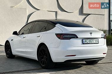 Седан Tesla Model 3 2021 в Луцке