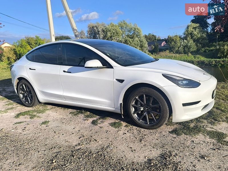 Tesla Model 3 2022
