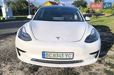 Седан Tesla Model 3 2022 в Львові
