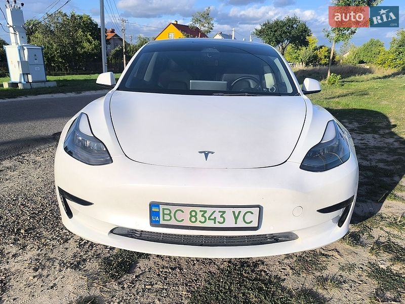 Седан Tesla Model 3 2022 в Львові