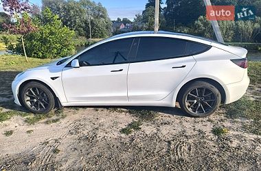 Седан Tesla Model 3 2022 в Львові