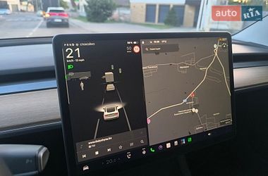 Седан Tesla Model 3 2022 в Львові