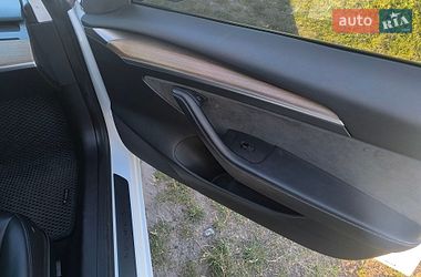 Седан Tesla Model 3 2022 в Львові