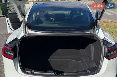 Седан Tesla Model 3 2023 в Киеве фото 13 Седан Tesla Model 3 2023 в Киеве