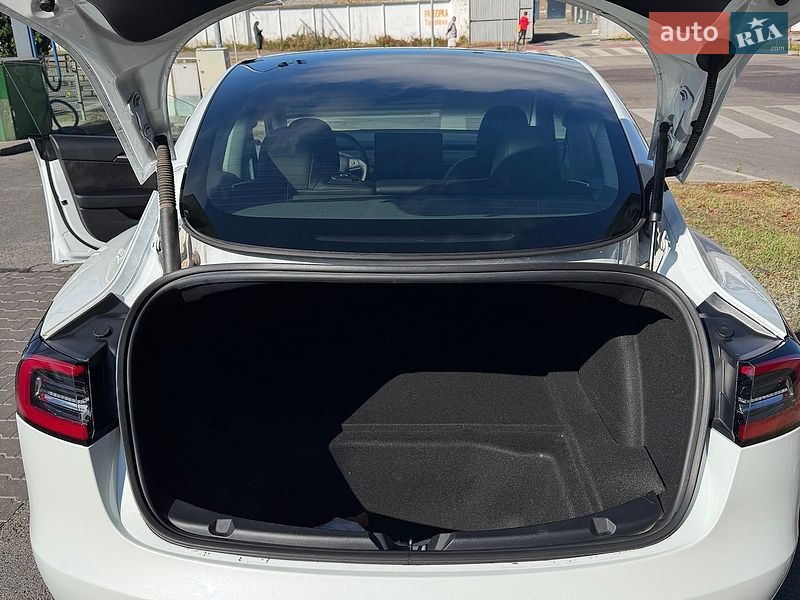 Седан Tesla Model 3 2023 в Киеве фото 13 Седан Tesla Model 3 2023 в Киеве