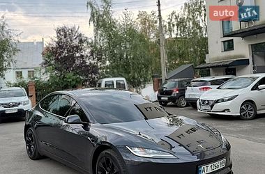 Седан Tesla Model 3 2024 в Коломые