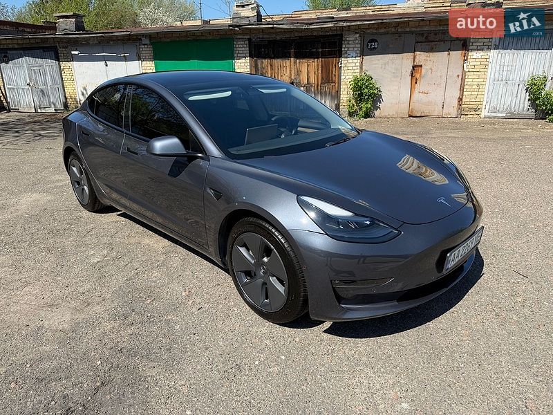 Седан Tesla Model 3 2022 в Киеве
