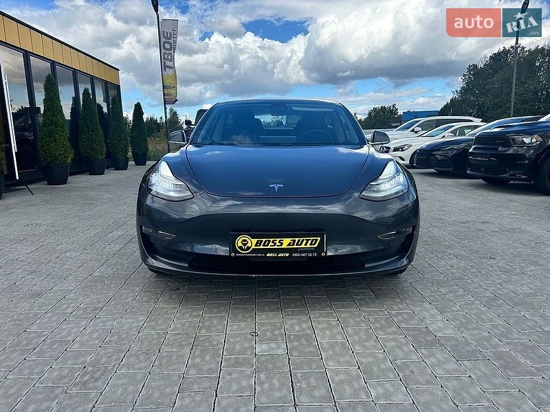 Седан Tesla Model 3 2018 в Ивано-Франковске