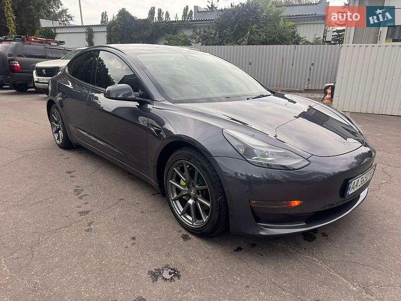 Tesla Model 3 2022