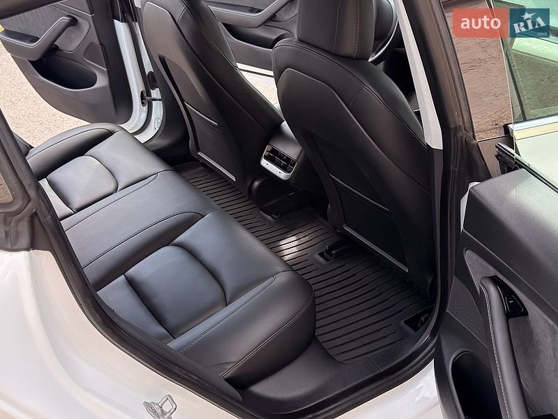 Седан Tesla Model 3 2020 в Ковеле