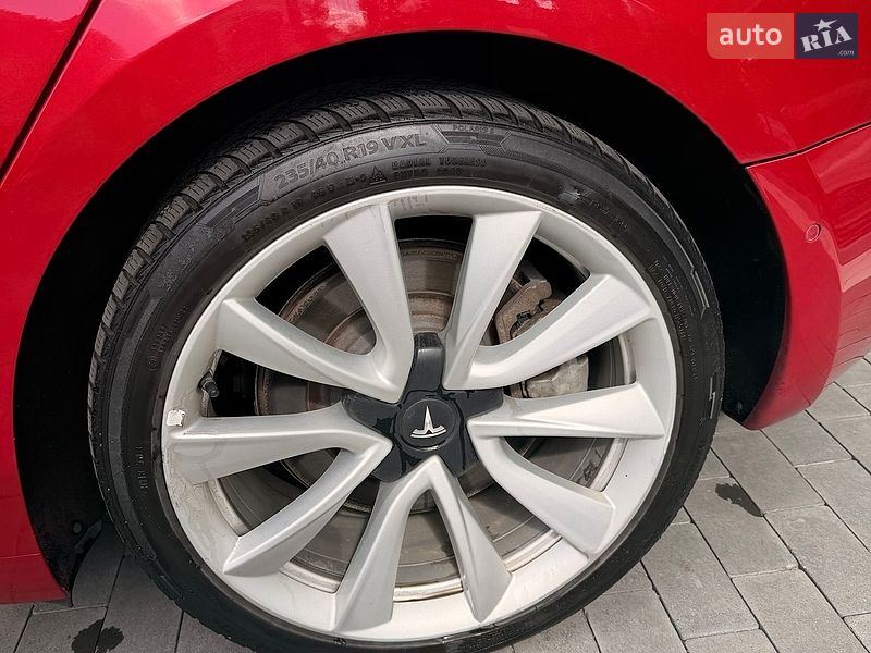 Седан Tesla Model 3 2018 в Киеве