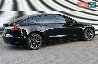 Седан Tesla Model 3 2022 в Рівному