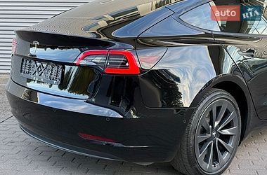 Седан Tesla Model 3 2022 в Рівному