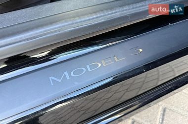 Седан Tesla Model 3 2022 в Рівному