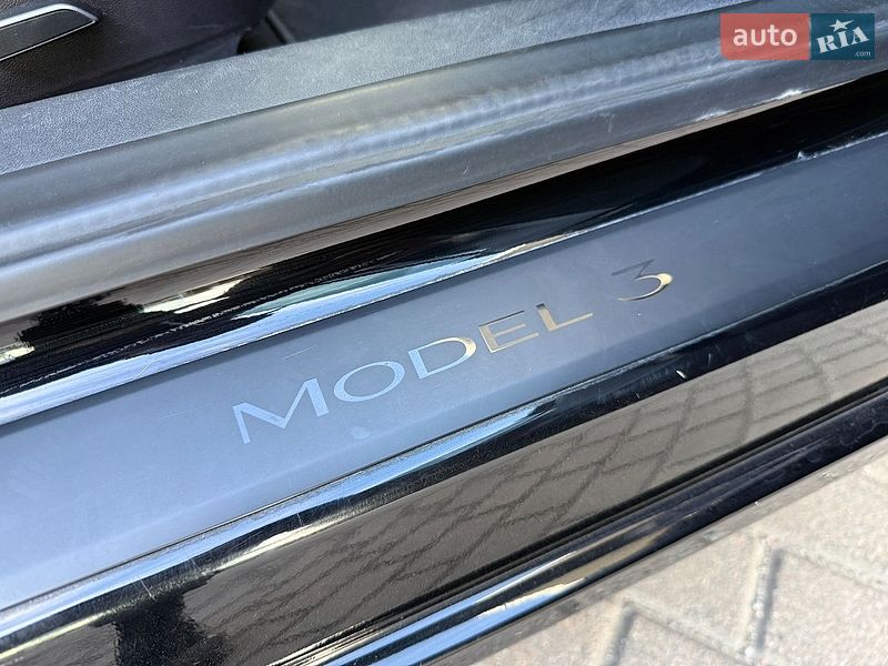 Седан Tesla Model 3 2022 в Рівному