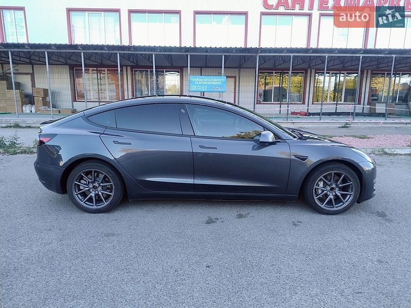 Седан Tesla Model 3 2018 в Киеве