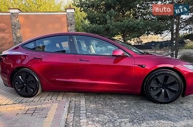 Седан Tesla Model 3 2025 в Львове