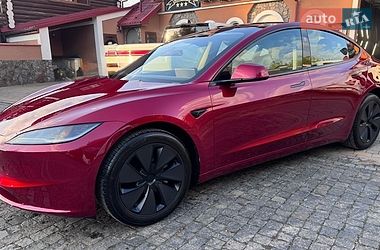 Седан Tesla Model 3 2025 в Львове