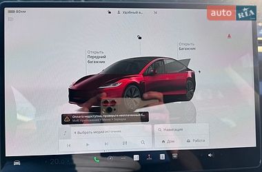 Седан Tesla Model 3 2025 в Львове