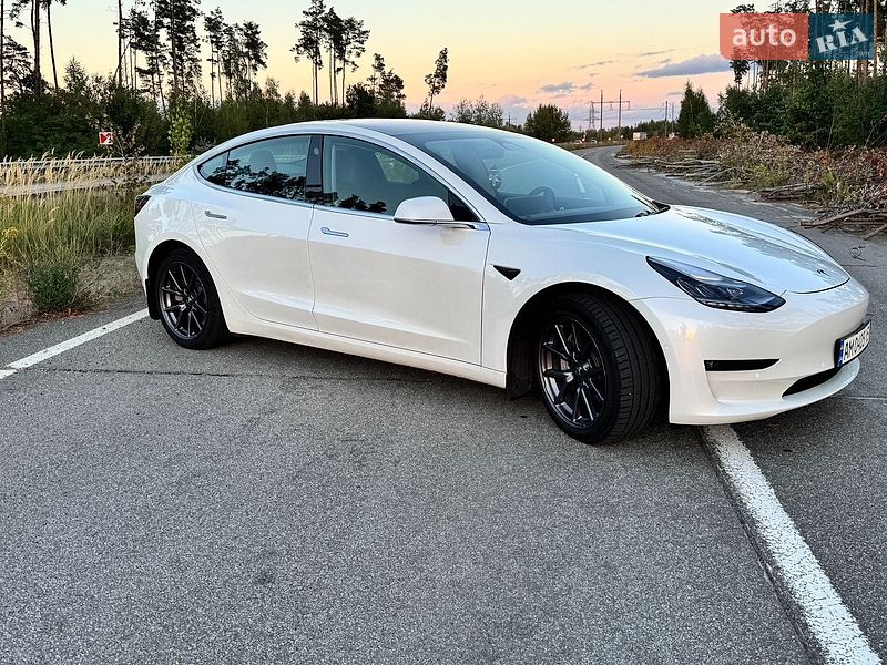 Седан Tesla Model 3 2019 в Житомирі