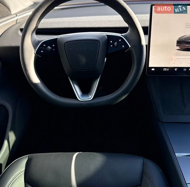 Седан Tesla Model 3 2024 в Вінниці