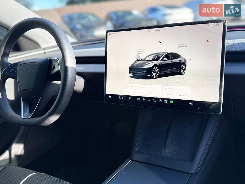 Седан Tesla Model 3 2024 в Вінниці