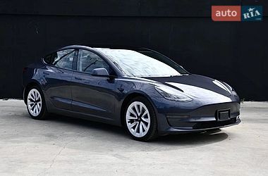 Седан Tesla Model 3 2022 в Львові