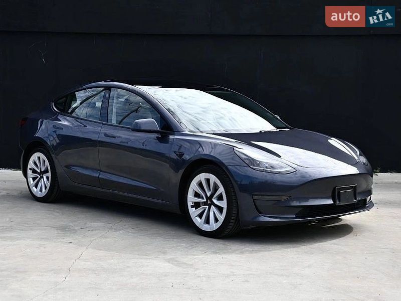 Седан Tesla Model 3 2022 в Львові