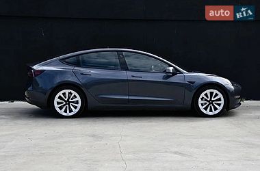 Седан Tesla Model 3 2022 в Львові