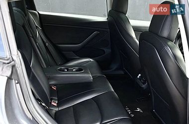 Седан Tesla Model 3 2022 в Львові