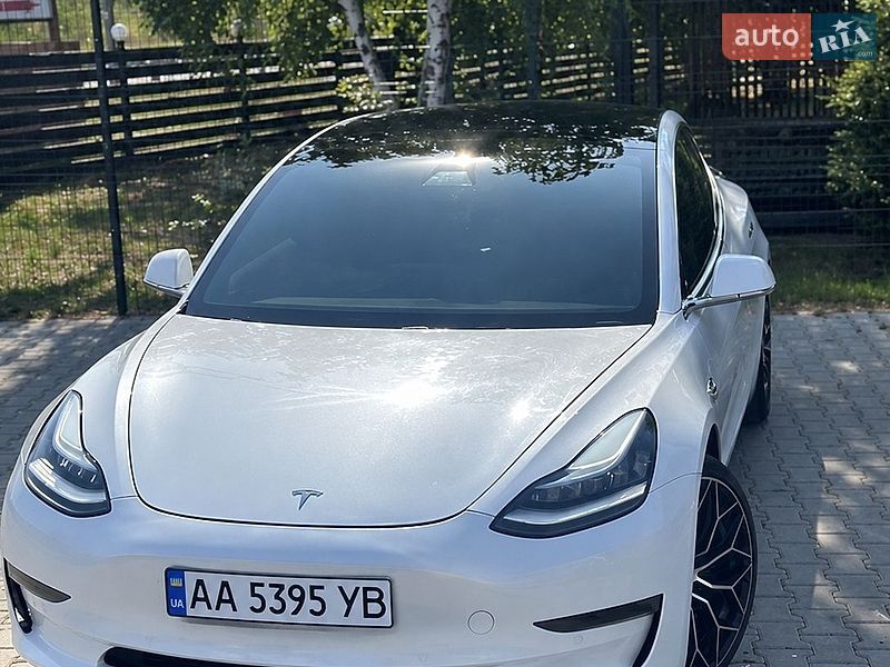 Tesla Model 3 2021