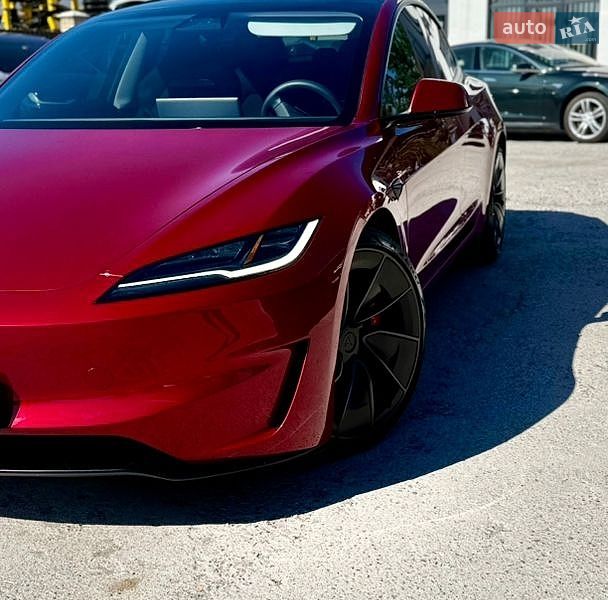 Седан Tesla Model 3 2024 в Вінниці