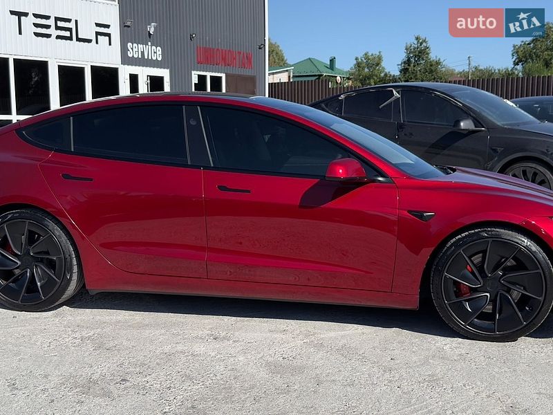Седан Tesla Model 3 2024 в Вінниці